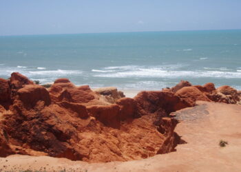 Falésias | Morro Branco - CE  - Créditos : https://www.flickr.com/photos/nanymata/6098026390/