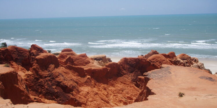 Falésias | Morro Branco - CE  - Créditos : https://www.flickr.com/photos/nanymata/6098026390/