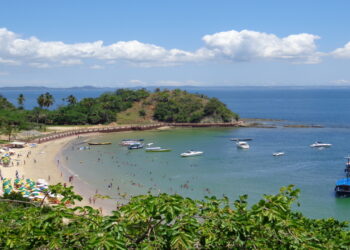 Ilha dos Frades  praias paradisíacas da Bahia - Créditos: https://commons.wikimedia.org/