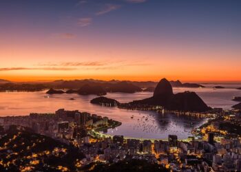 Pão de Açúcar visto do Mirante Dona Marta - Créditos:  commons.wikimedia.org