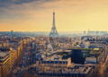 Visão da Torre Eiffel  Paris - Créditos: depositphotos.com / psychoshadow