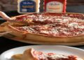 A pizza mais alta do Brasil está em Porto Alegre - Créditos : Imagem Divulgação Instagram @lakemichiganpoa