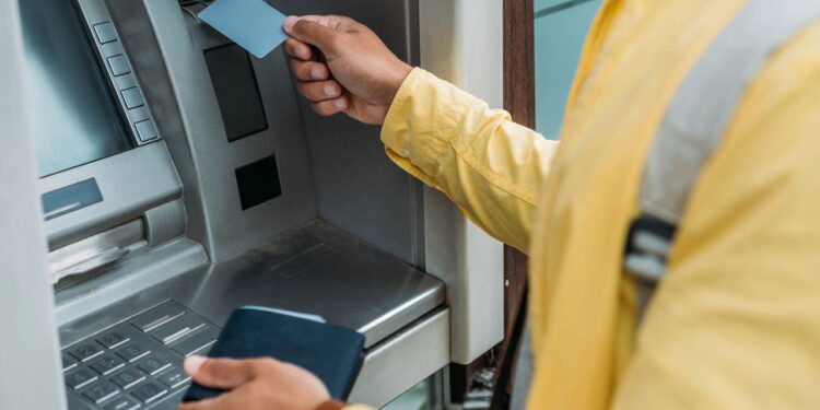 Caixa eletrônico Atm  - Créditos: depositphotos.com / HayDmitriy