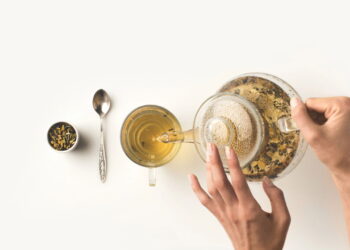 Os benefícios dos chás para a saúde mental e física