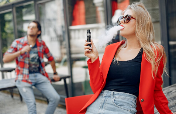 Como se livrar do vício do vape? Foto: FreePik
