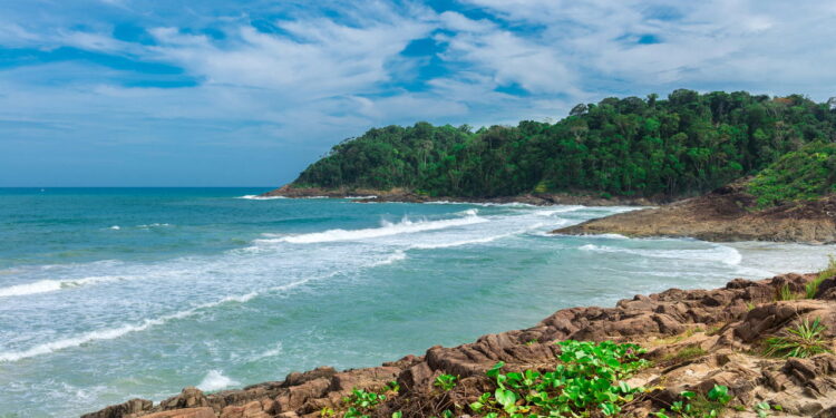 Praia paradisíaca escondida  - Créditos: depositphotos.com / Junot