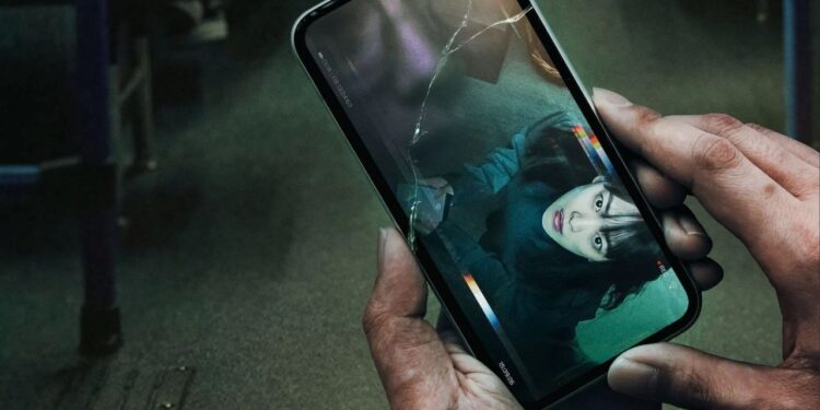Suspense psicológico que provoca reflexões sobre privacidade digital