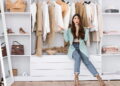 Estar na moda e gastar pouco é possivel sim - Créditos: depositphotos.com / VitalikRadko