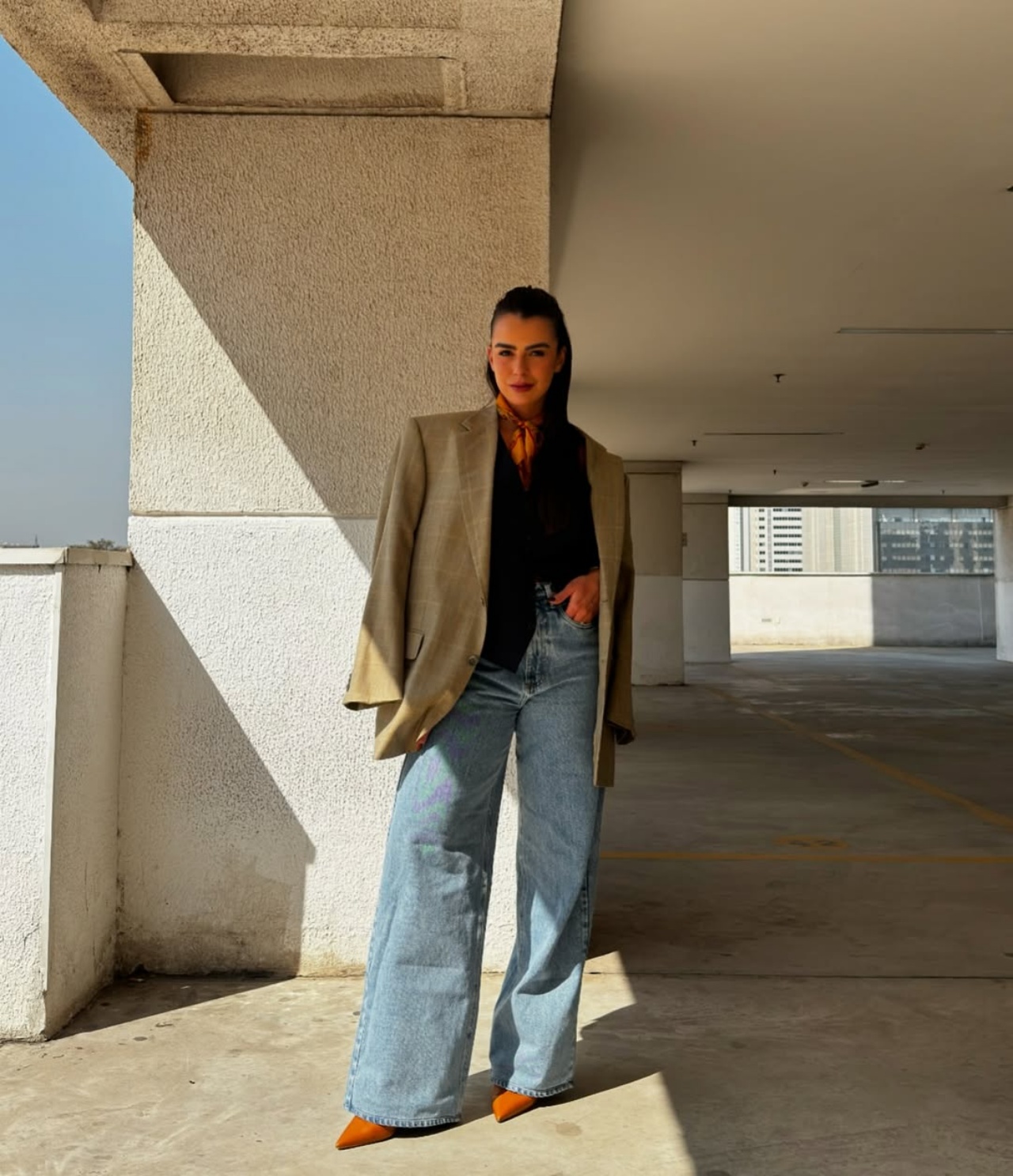 looks com calça jeans para trabalhar