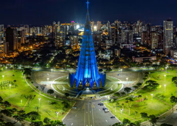 Catedral de Maringá a noite - Créditos: depositphotos.com / Rdziura