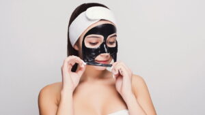 Máscara facial de 2 ingredientes que ajuda a reduzir cravos e oleosidade
