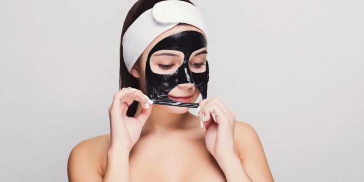 Máscara facial de 2 ingredientes que ajuda a reduzir cravos e oleosidade