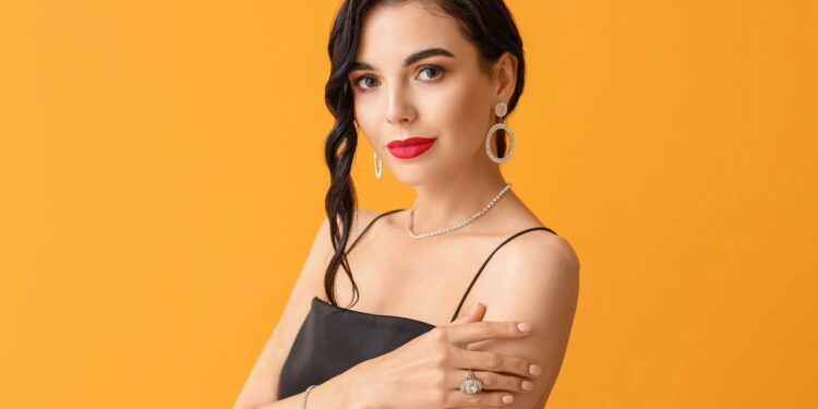 Os melhores jeito de usar anéis em seus looks