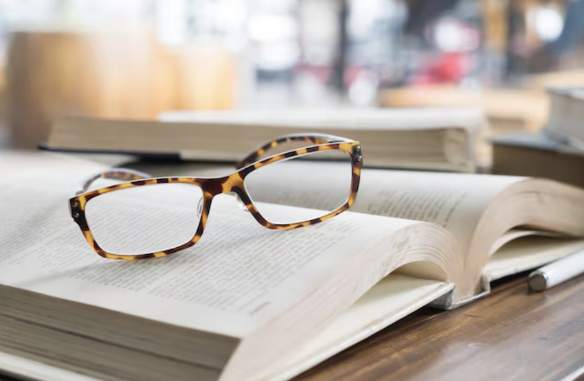 Será o fim dos óculos de leitura? Foto: FreePik