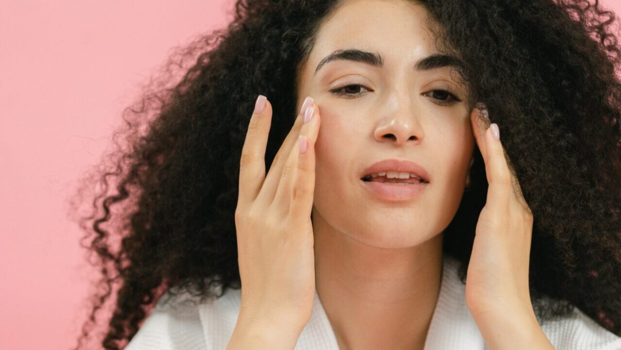 Essas técnicas de automassagem irão te rejuvenescer vários anos