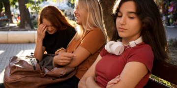 Relações tóxicas entre amigos e familiares também existem. Foto: FreePik