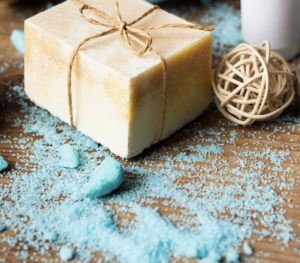 Aprenda a fazer receita de sabão caseiro. Foto: FreePik