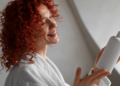 Shampoo vicia? Entenda. Foto: FreePik