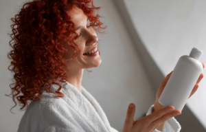 Shampoo vicia? Entenda. Foto: FreePik