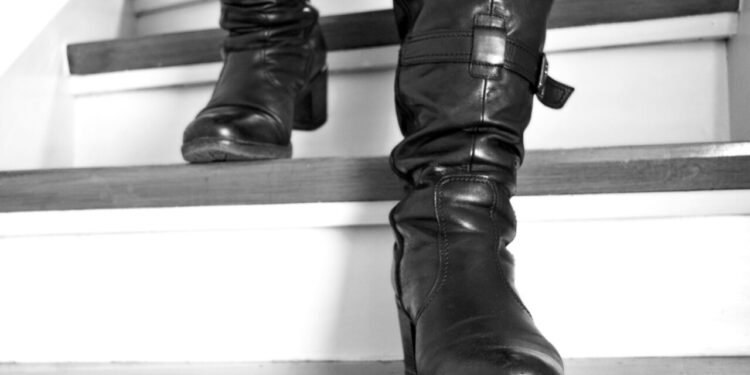 A maneira certa de preservar suas botas de couro