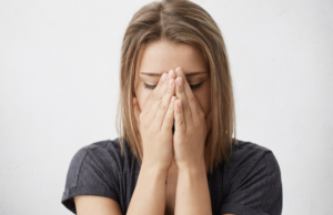 Como superar o fim de um relacionamento? Foto: FreePik