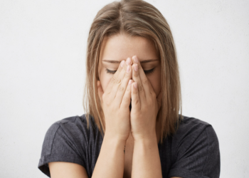Como superar o fim de um relacionamento? Foto: FreePik
