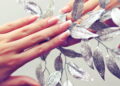 A melhor maneira de fazer suas unhas crescerem mais saudáveis