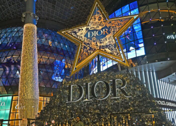 A icônica disputa entre Dior e Chanel pelo "cheiro da feminilidade"