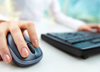 Periféricos ergonômicos - Créditos: depositphotos.com / pressmaster