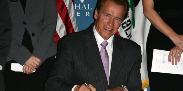 Arnold Schwarzenegger - Créditos: depositphotos.com / s_bukley