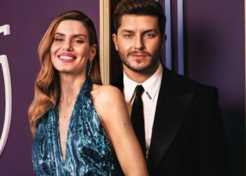 Participantes maduros provam se o amor pode ser cego e vivenciam experiências únicas no reality de relacionamento apresentado pelo casal Camila Queiroz e Klebber Toledo. Foto Divulgação Netflix.
