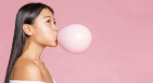 Chiclete todo dia faz mal? Foto: FreePik