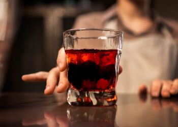 como diferenciar o álcool do metanol