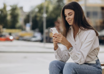 Redes sociais nos levam a comparações extremas. Foto: FreePik