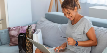 Compras online ganham espaço. Foto: FreePik