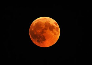 Que horas vai ser o eclipse lunar