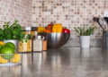 Ervas na cozinha - Créditos: depositphotos.com / StudioLightAndShade