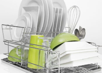 Adeus escorredor de pratos na pia: a nova tendência que mantém a cozinha livre, prática e organizada