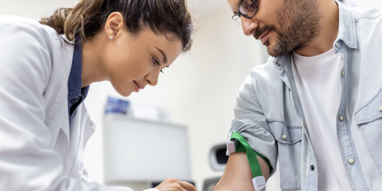 Conheça a importância de fazer exames de rotina. Foto: FreePik