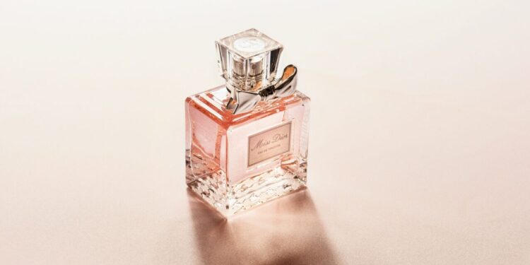 Marcas de moda famosas que possuem seus próprios perfumes