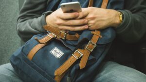 O computador de bolso que custa menos que um celular usado