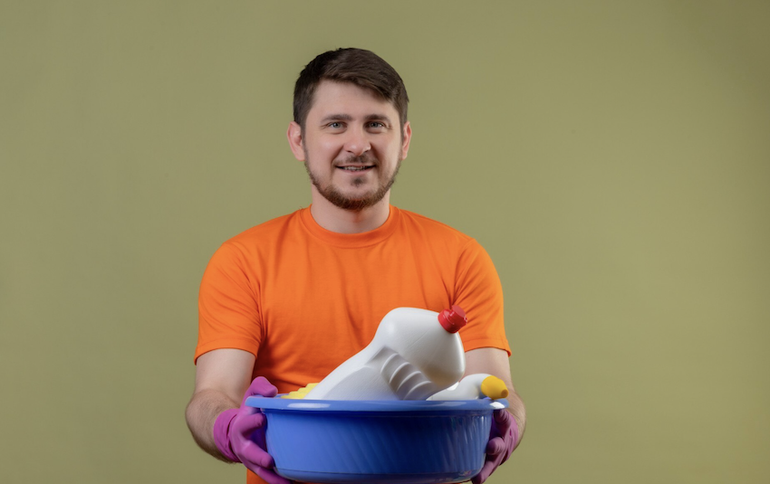 Homens casados fazem menos tarefas domésticas do que os solteiros. Foto: FreePik
