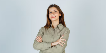 Linguagem corporal influencia seu trabalho. Foto: FreePik
