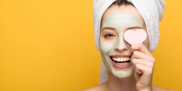Máscara facial caseira - Créditos: depositphotos.com / HayDmitriy