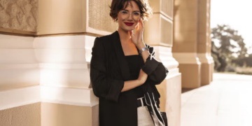 Moda no trabalho - veja combinações certeiras. Foto: FreePik