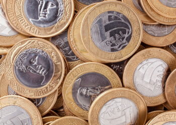 Moedas de 1 real - Créditos: depositphotos.com / taciophilip