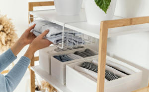 Manter a casa organizada nem sempre depende de grandes investimentos. Foto: FreePik