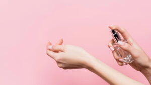 Como o perfume reforça a personalidade de um look