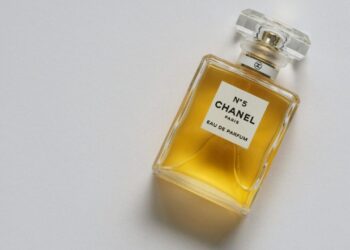 Perfumes de luxo que influenciaram tendências na moda