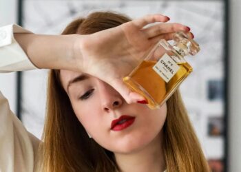 O poder do perfume na moda de luxo